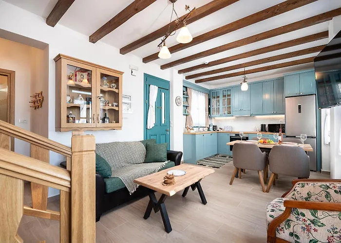 Archangel's Nest - Hug