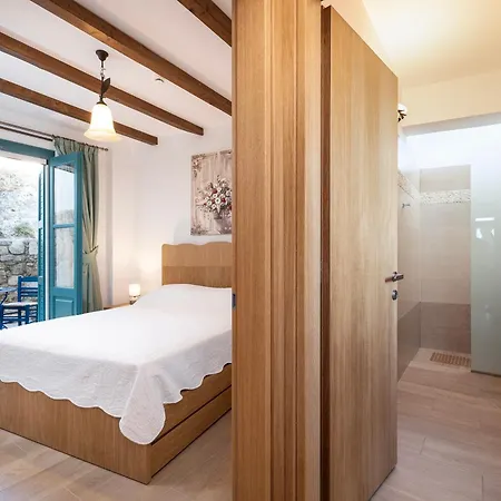 Archangel's Nest - Hug