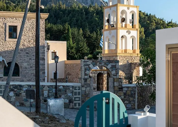 Archangel's Nest - Hug Daire