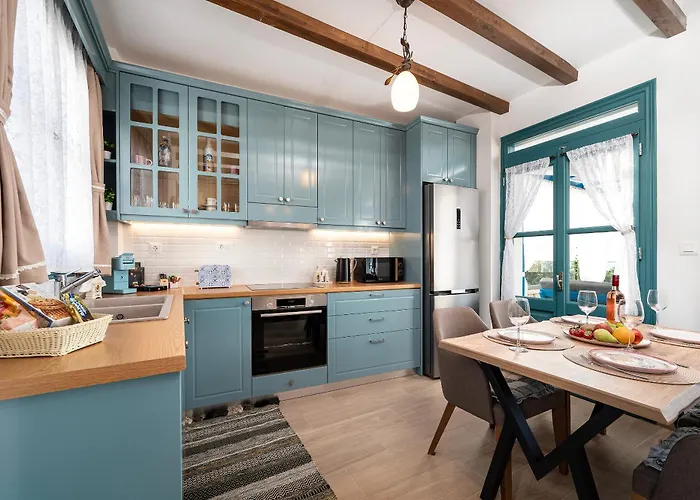 Archangel's Nest - Hug Asfendiou