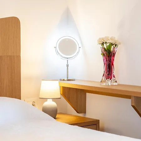 Archangel's Nest - Hug *