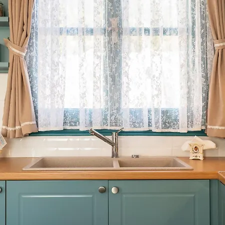 Archangel's Nest - Hug