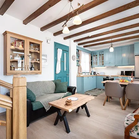 Archangel's Nest - Hug