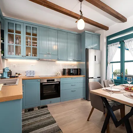 Archangel's Nest - Hug Asfendiou